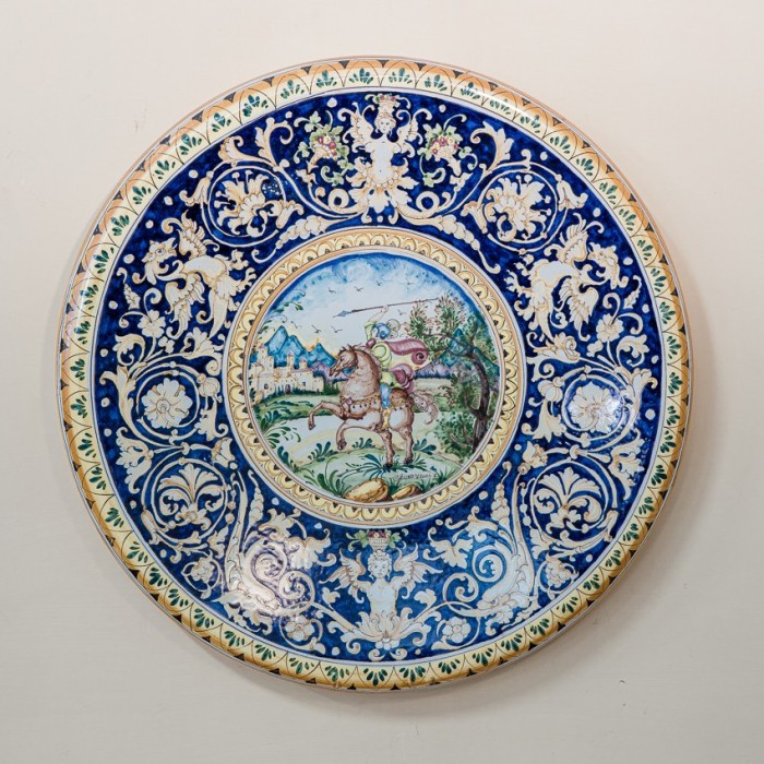 Flat Colorful Glazed Ceramic Warrior Dish